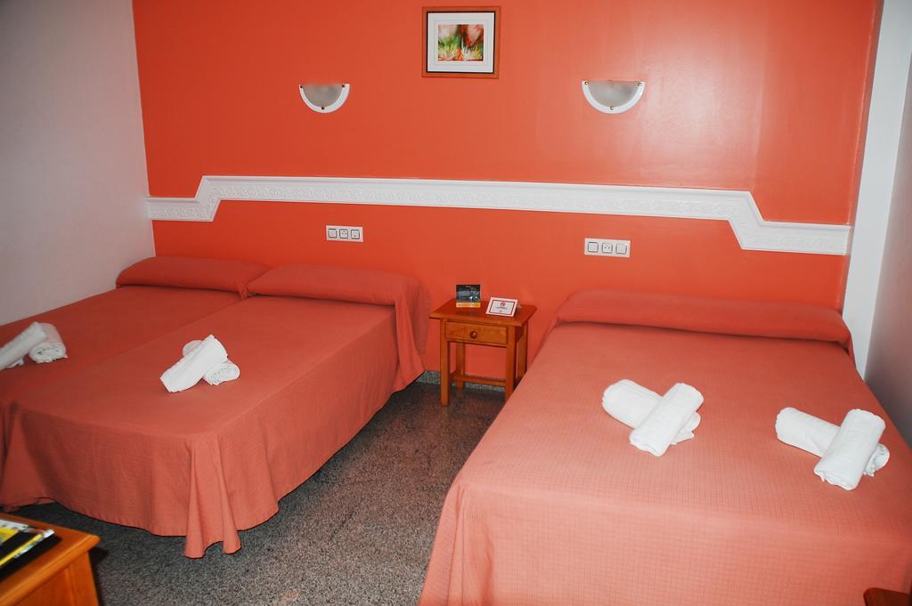 Hostal Mary Tere Salobreña Esterno foto
